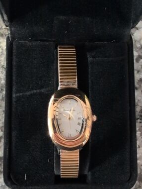 NWT- Amara Watch Heaven Mayhem